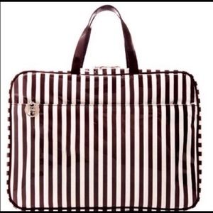 Henri Bendel Travel Case used only twice.